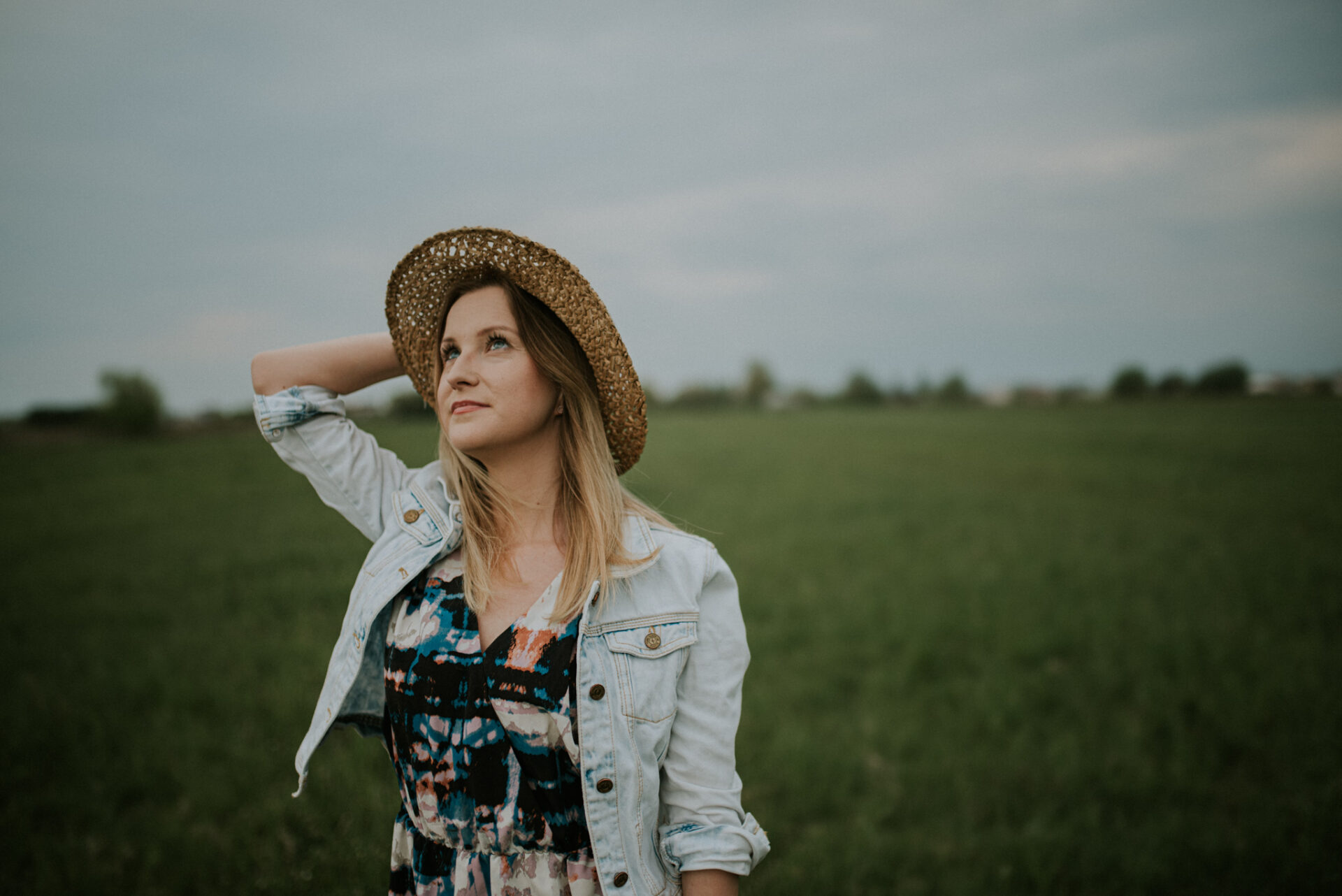 SAW 2519 Kobieca sesja - Łomianki