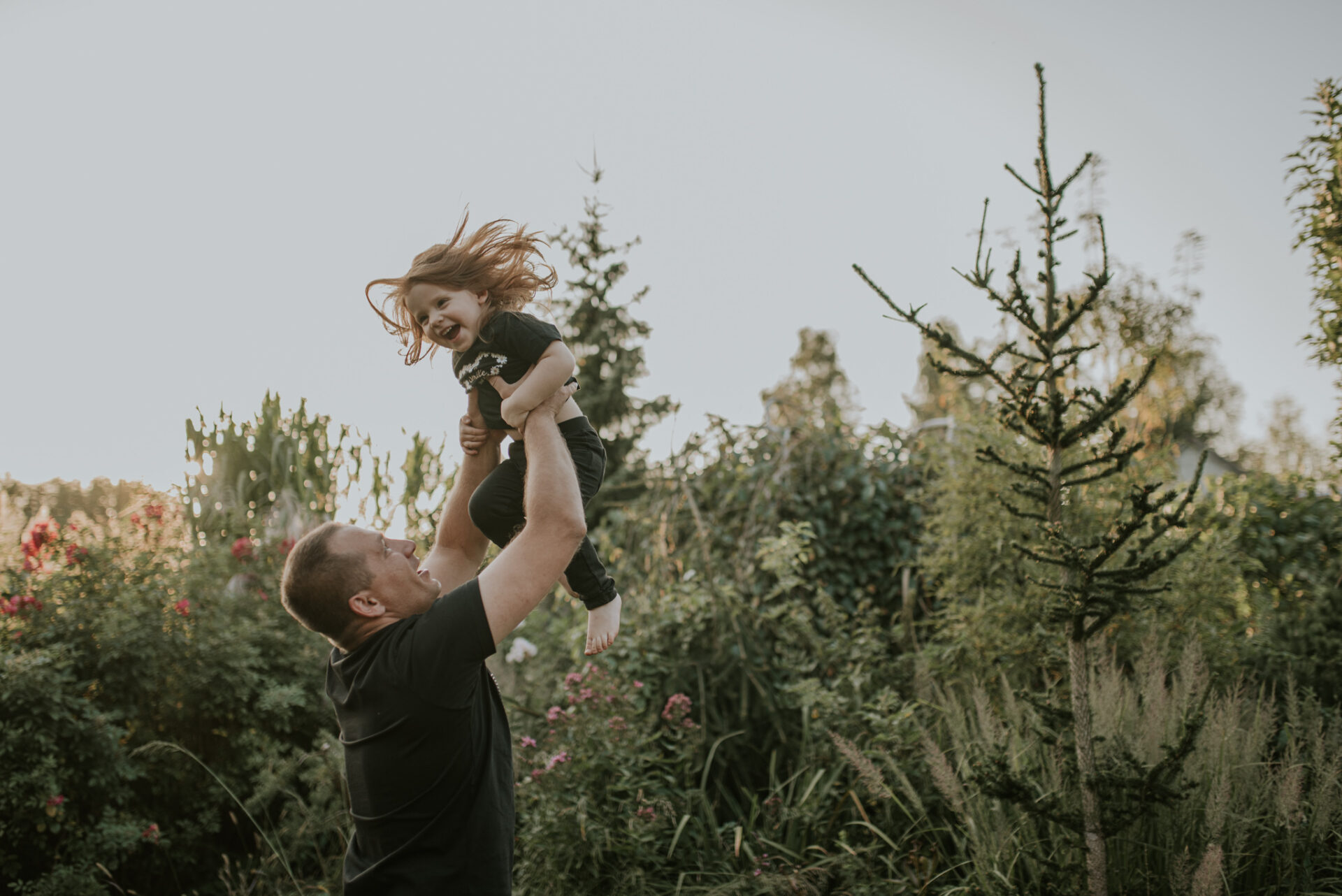 SAW 3274 Sesja rodzinna w zaczarowanym ogrodzie