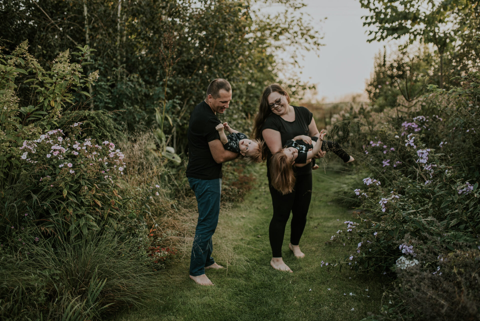 SAW 3475 Sesja rodzinna w zaczarowanym ogrodzie