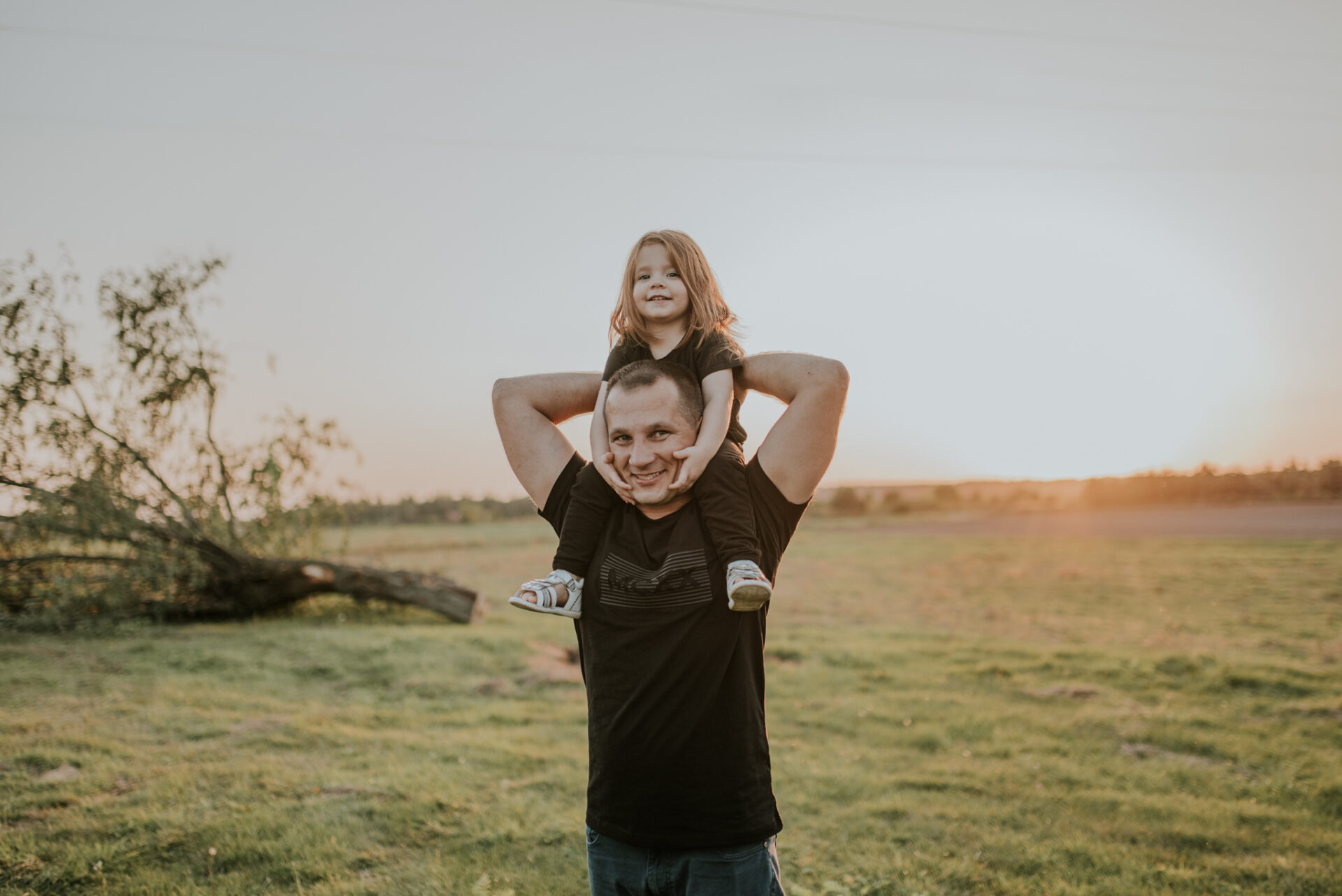 SAW 3825 Sesja rodzinna w zaczarowanym ogrodzie